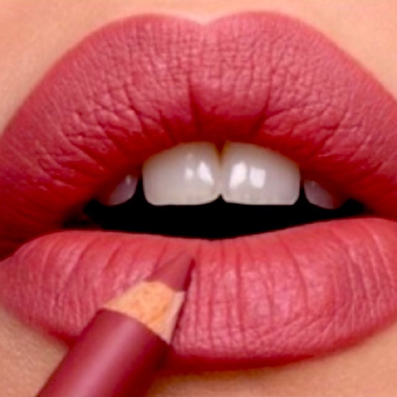 Laura Mercier “PassionPlum ” long wear lip liner new in box - Picture 1 of 3